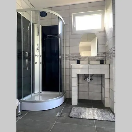 Lägenhet Vizokuti Apartman - Modern Haz Vizkozelben, Ingyenes Parkolassal