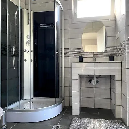 Lägenhet Vizokuti Apartman - Modern Haz Vizkozelben, Ingyenes Parkolassal *